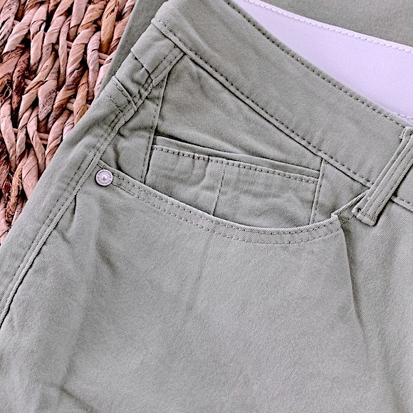 Democracy High Rise Slim Straight Scallop Hem Crop - Picture 8 of 16